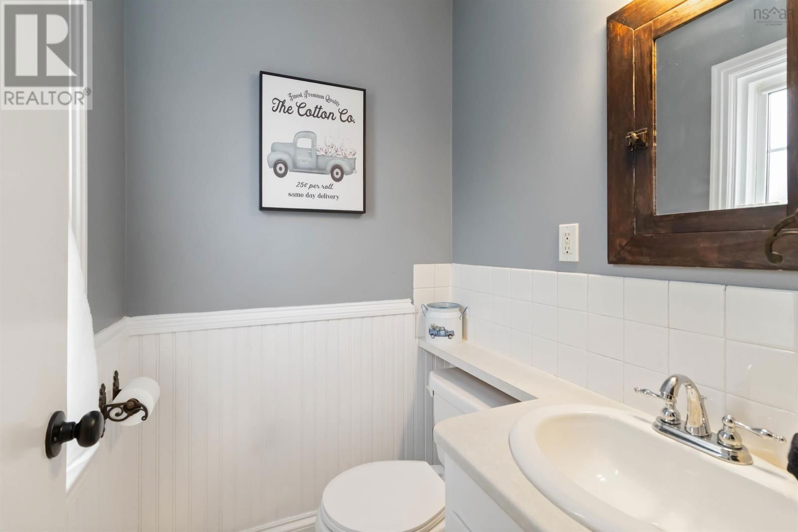 401 ROBIE STREET Image 24