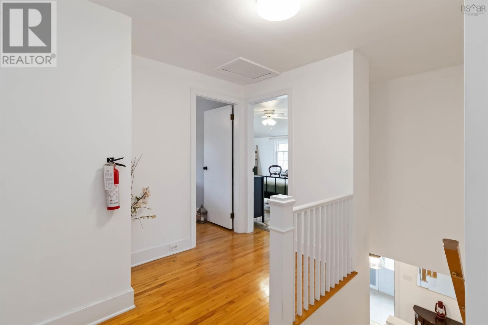 401 ROBIE STREET Image 26