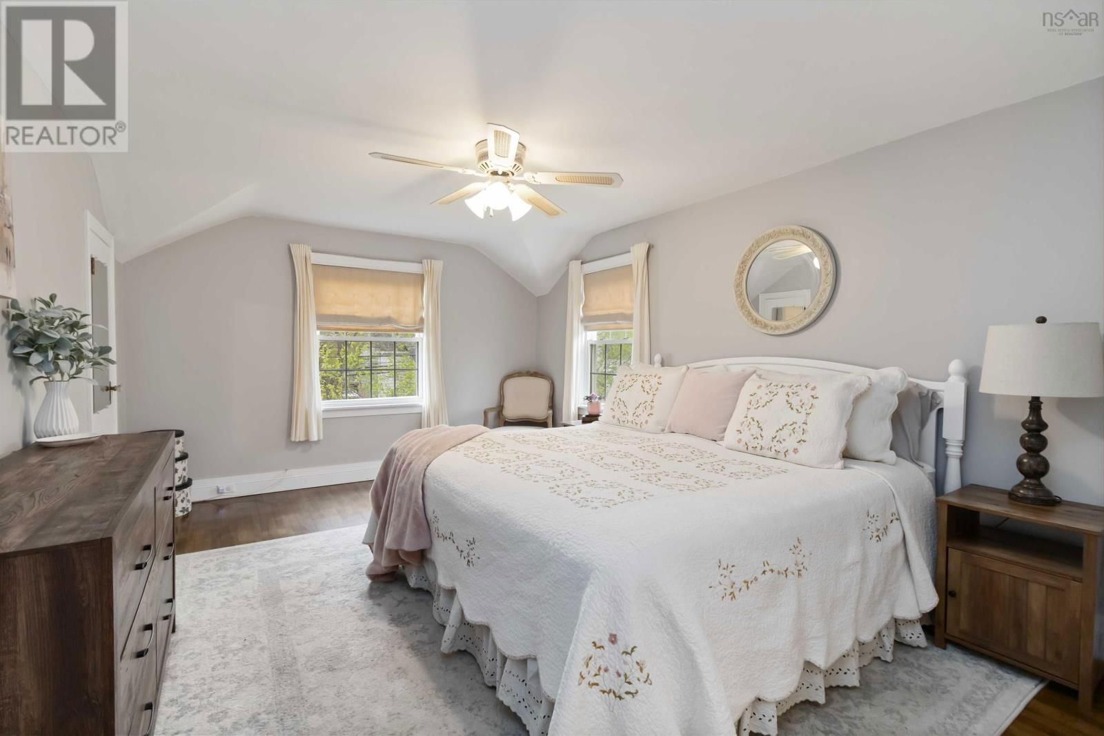 401 ROBIE STREET Image 27