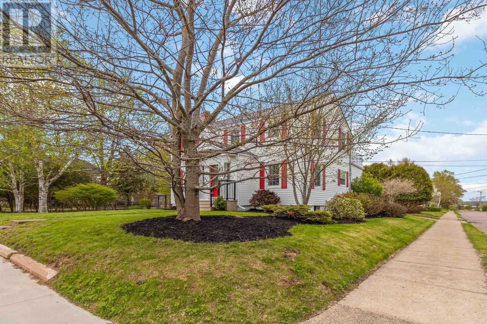 401 ROBIE STREET Image 3