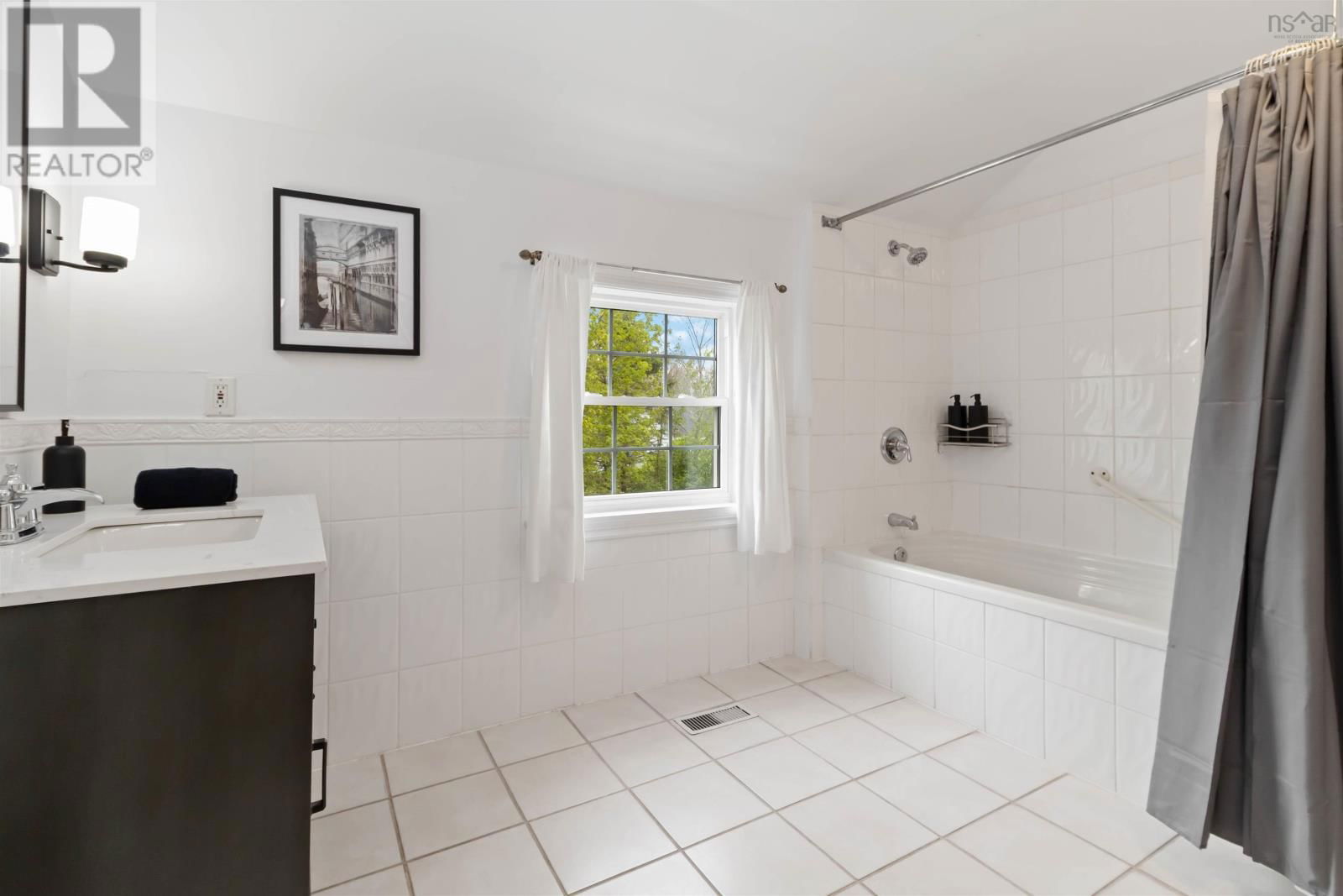 401 ROBIE STREET Image 35