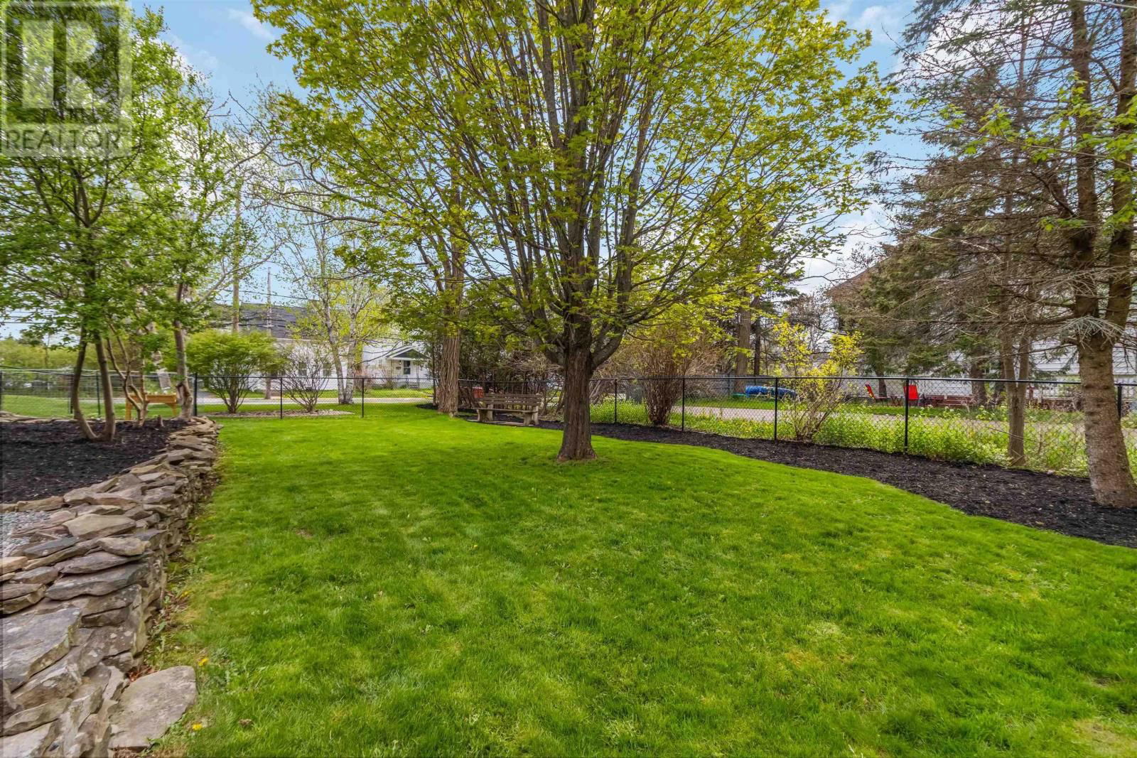 401 ROBIE STREET Image 46