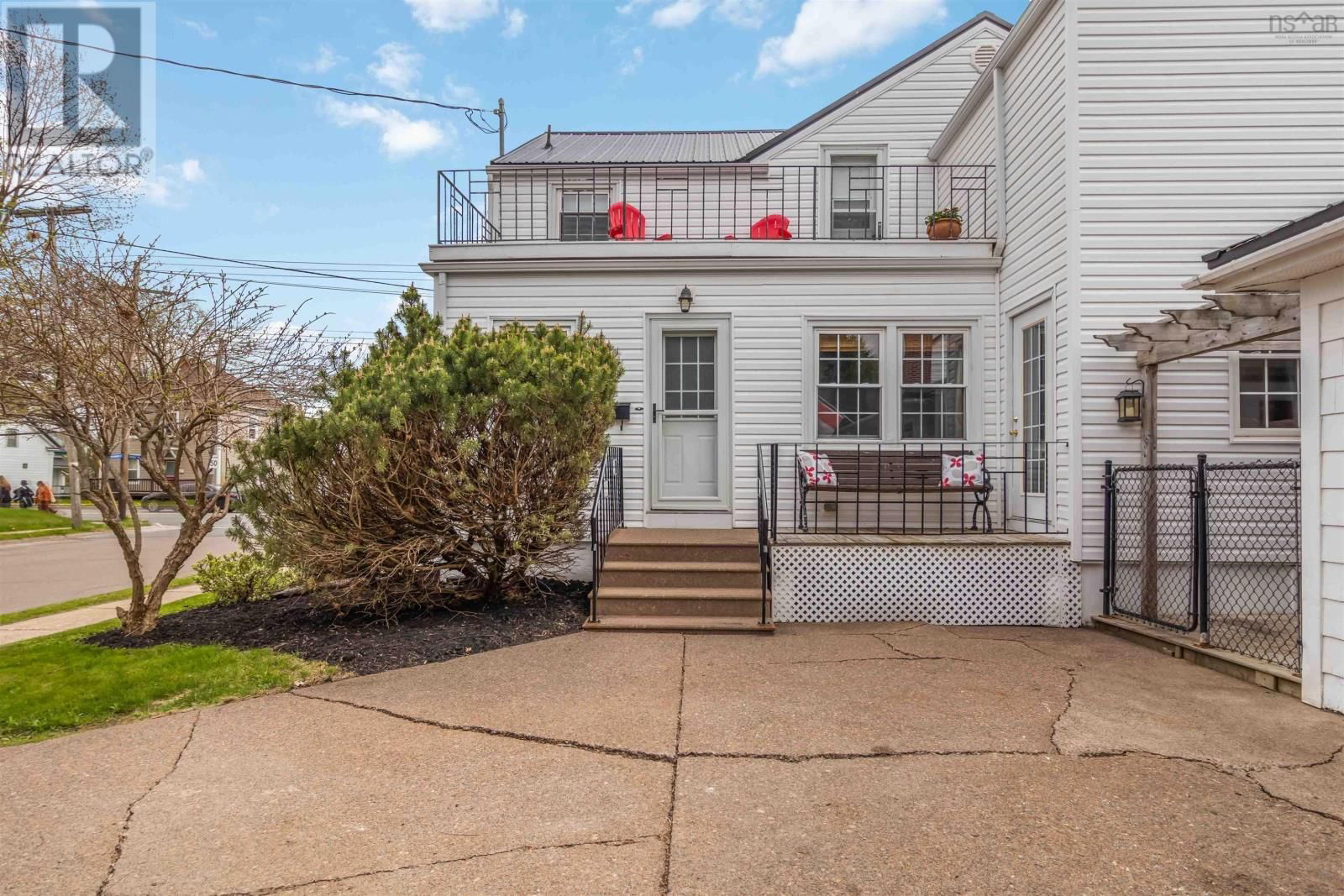 401 ROBIE STREET Image 7