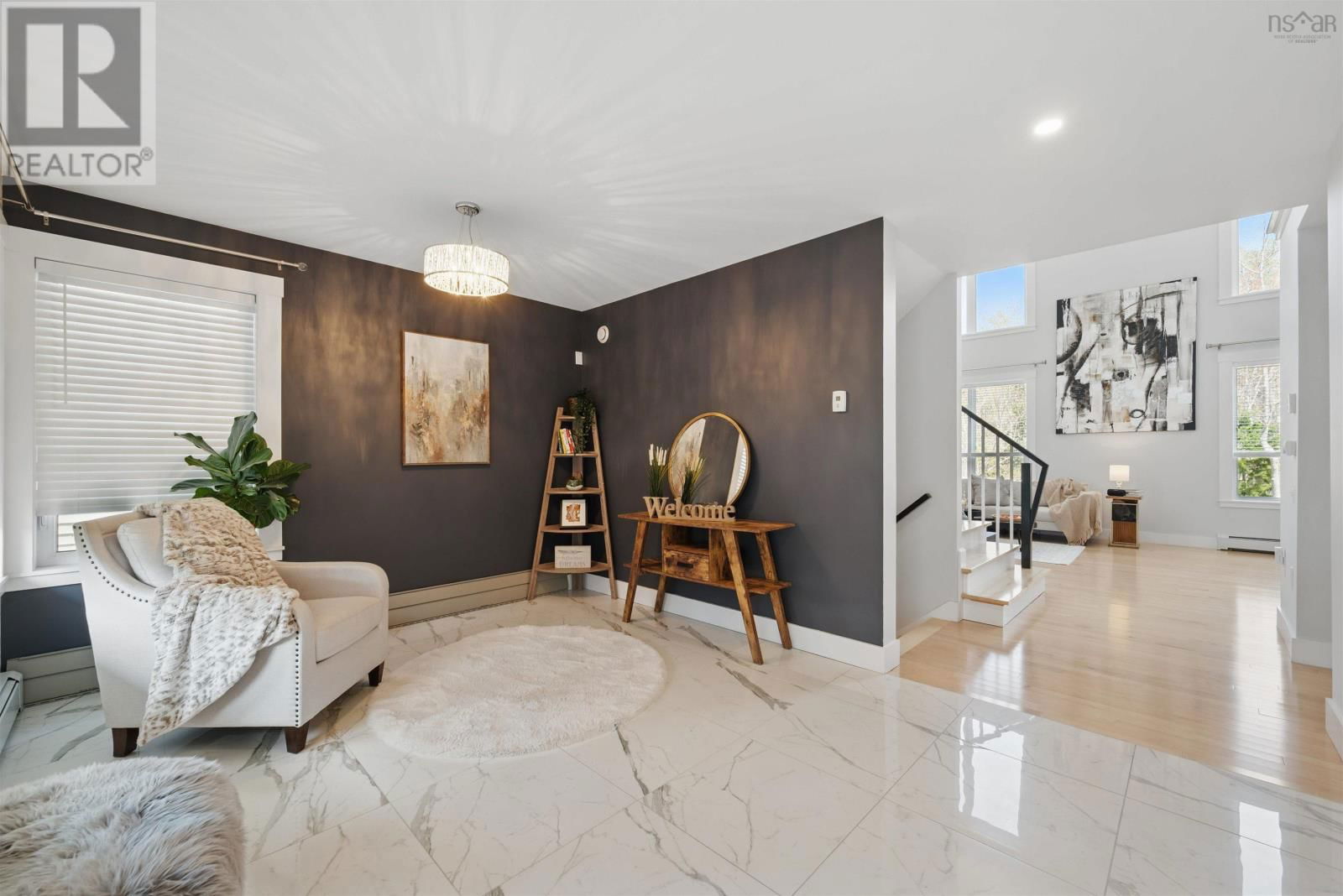 182 AMESBURY GATE Image 3