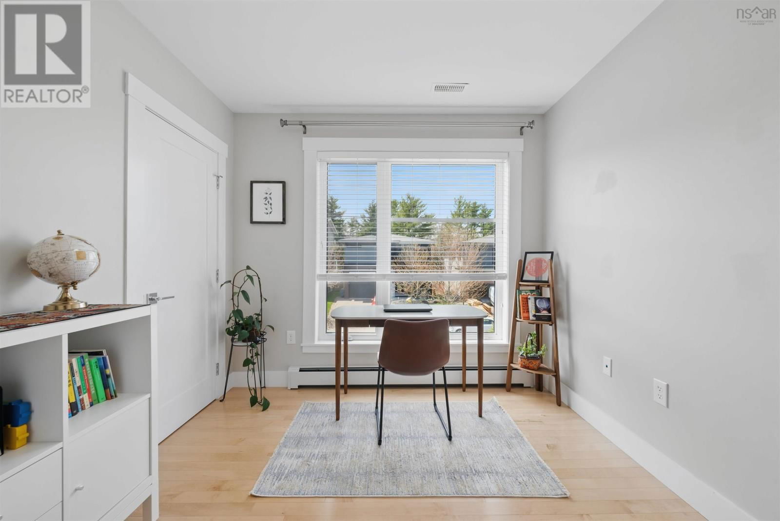 182 AMESBURY GATE Image 31