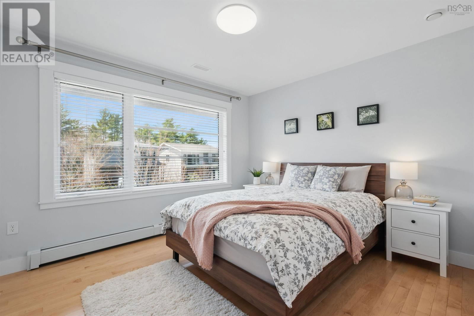182 AMESBURY GATE Image 32