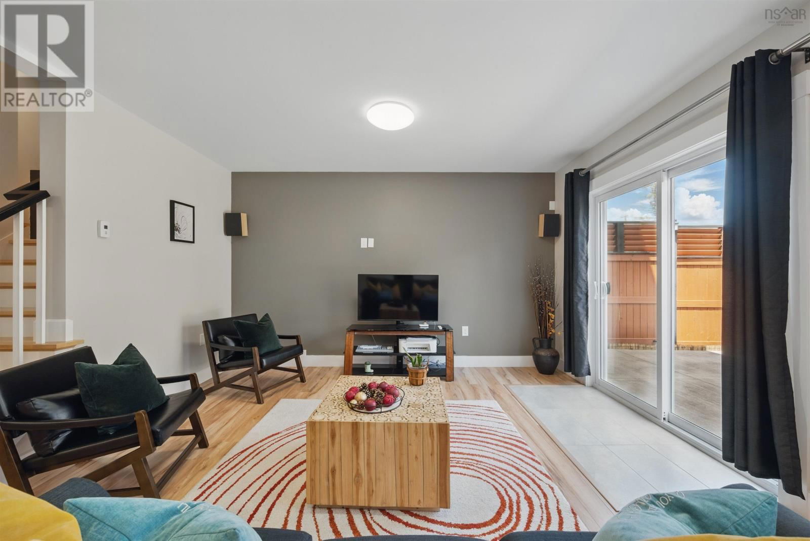 182 AMESBURY GATE Image 36