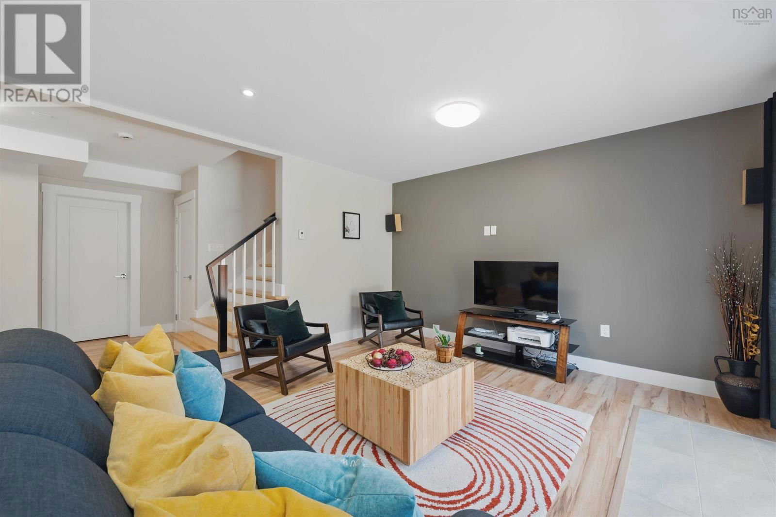 182 AMESBURY GATE Image 37