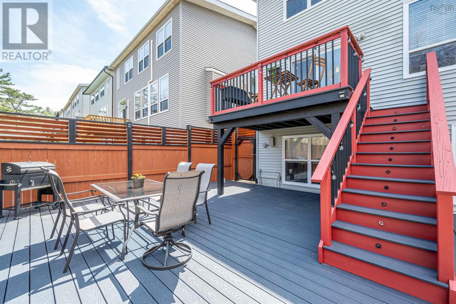 182 AMESBURY GATE Image 43