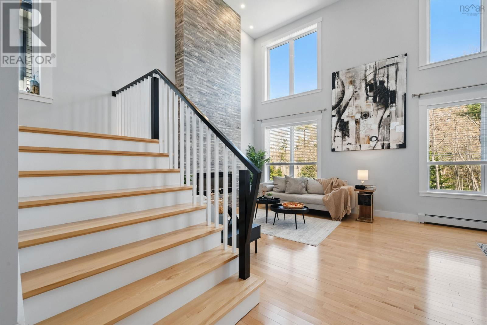 182 AMESBURY GATE Image 6