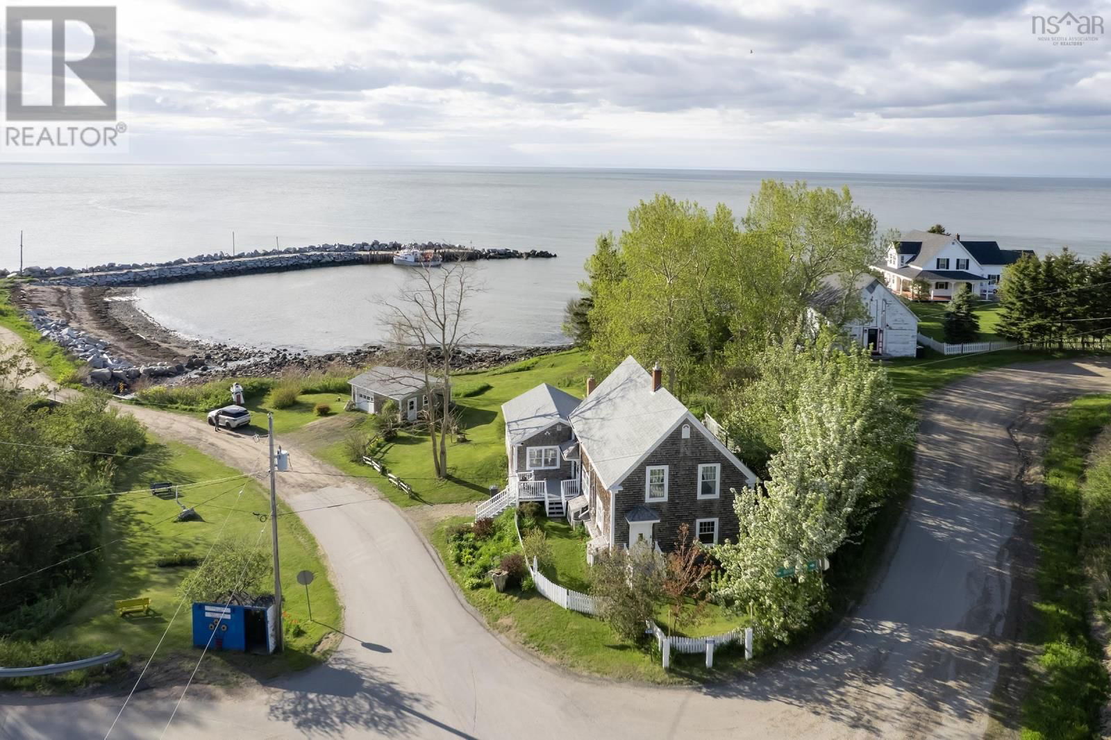 652 PORT LORNE ROAD Image 2