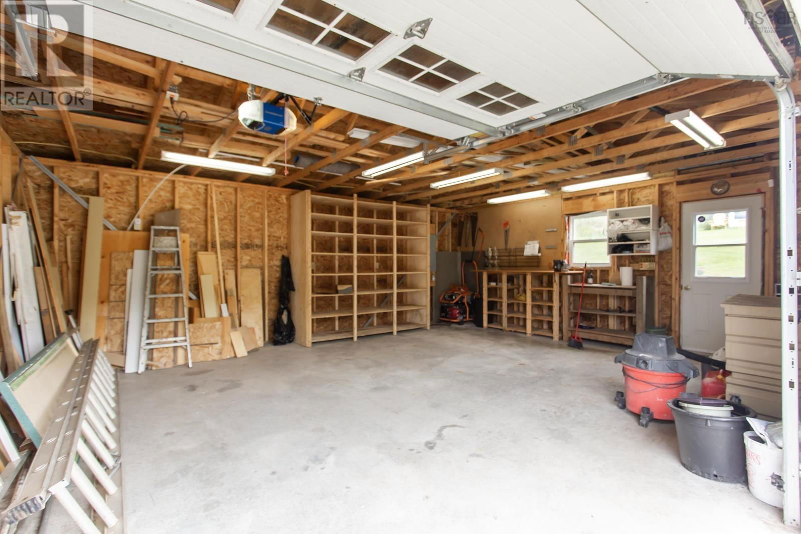 652 PORT LORNE ROAD Image 38