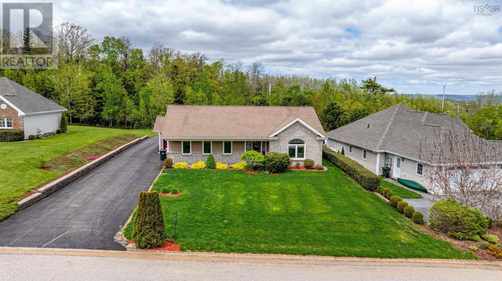 8 MALLARD AVENUE Image 1