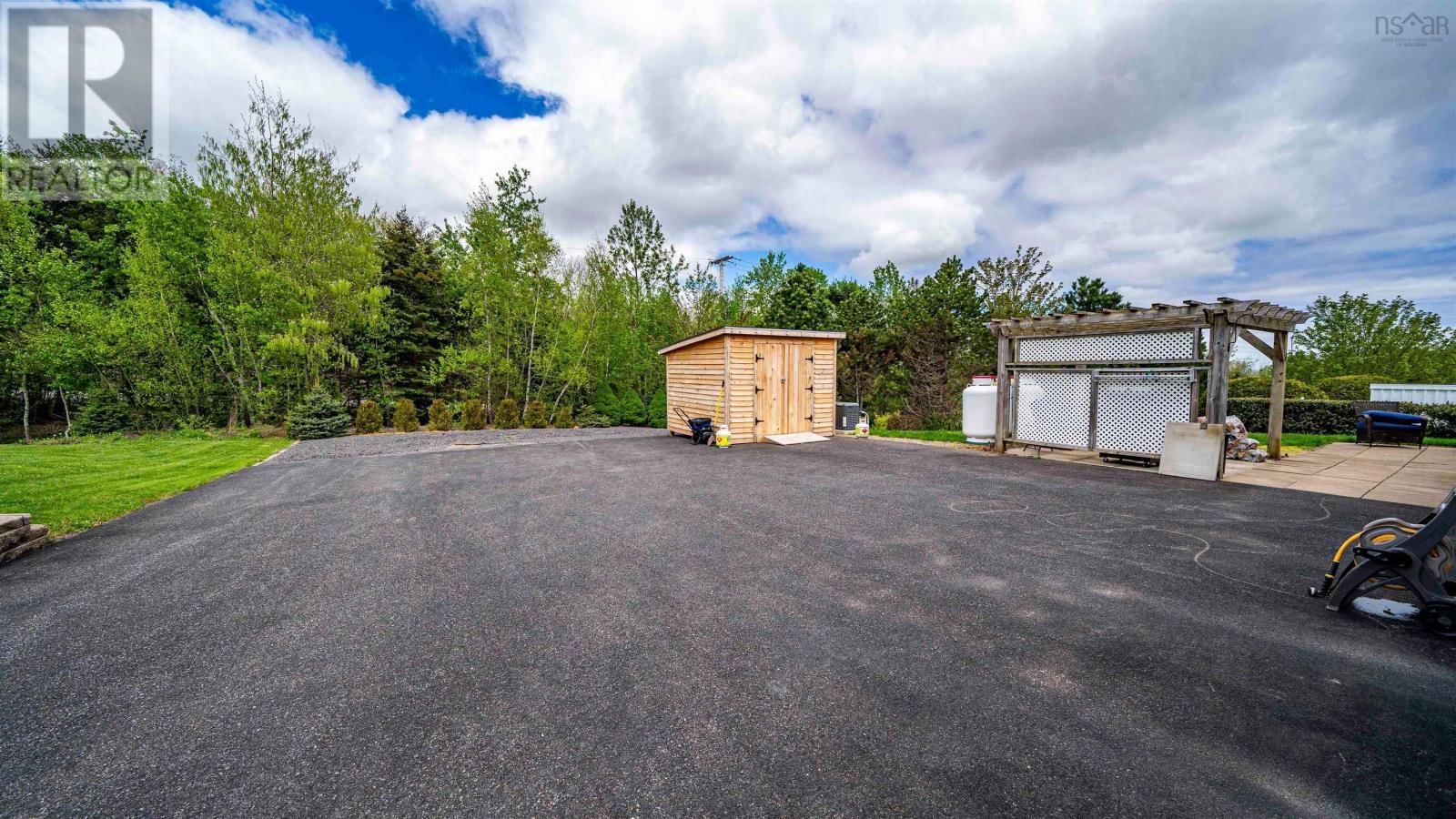8 MALLARD AVENUE Image 31