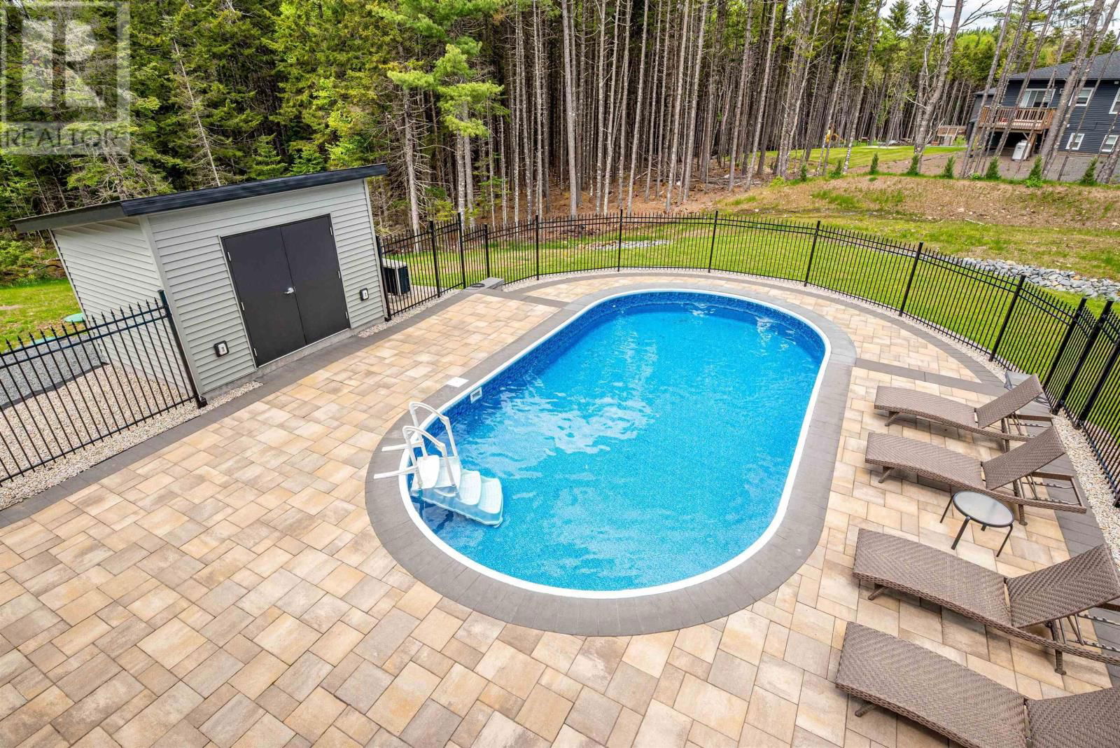 159 MAGENTA DRIVE Image 42