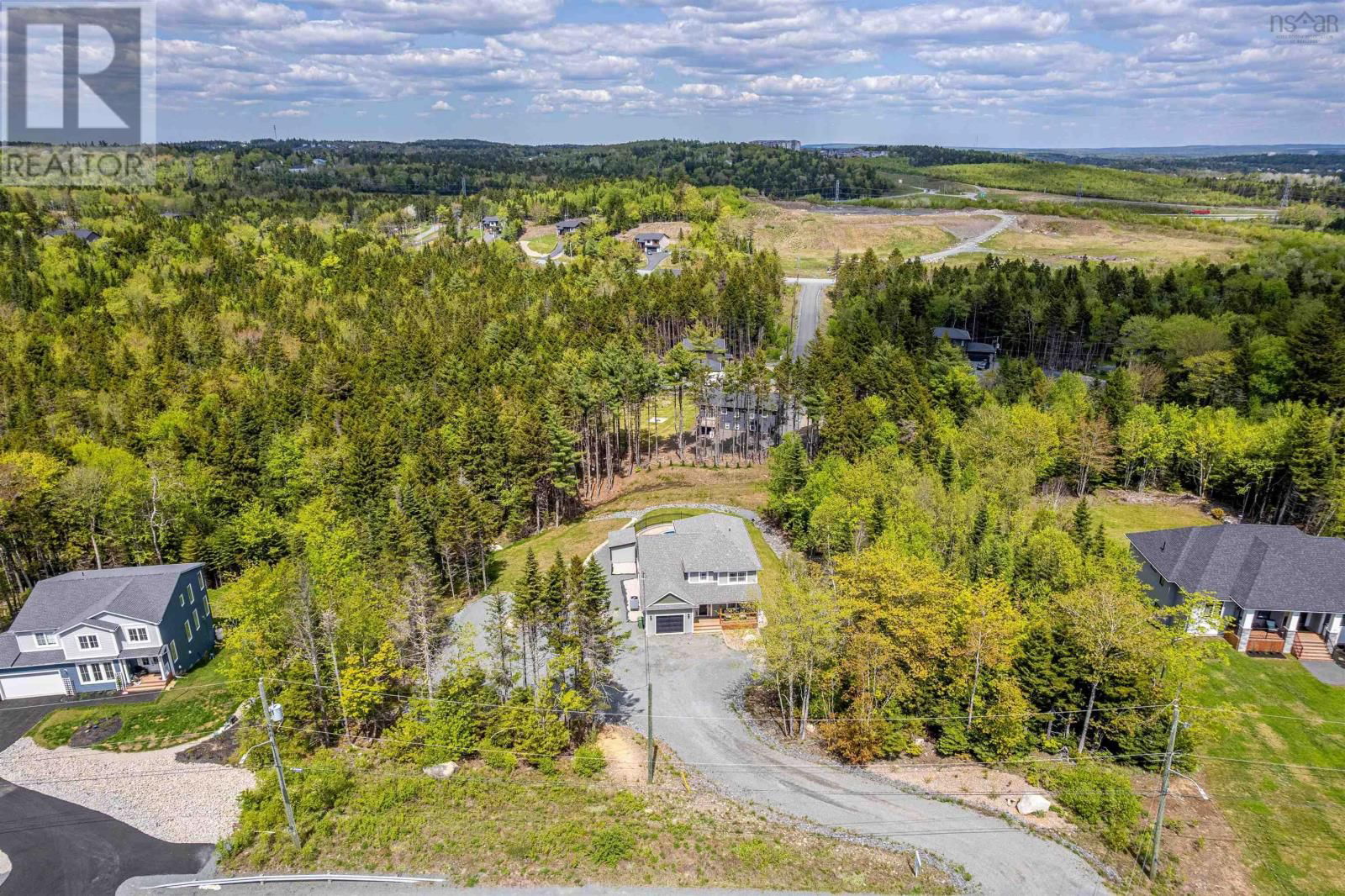 159 MAGENTA DRIVE Image 46