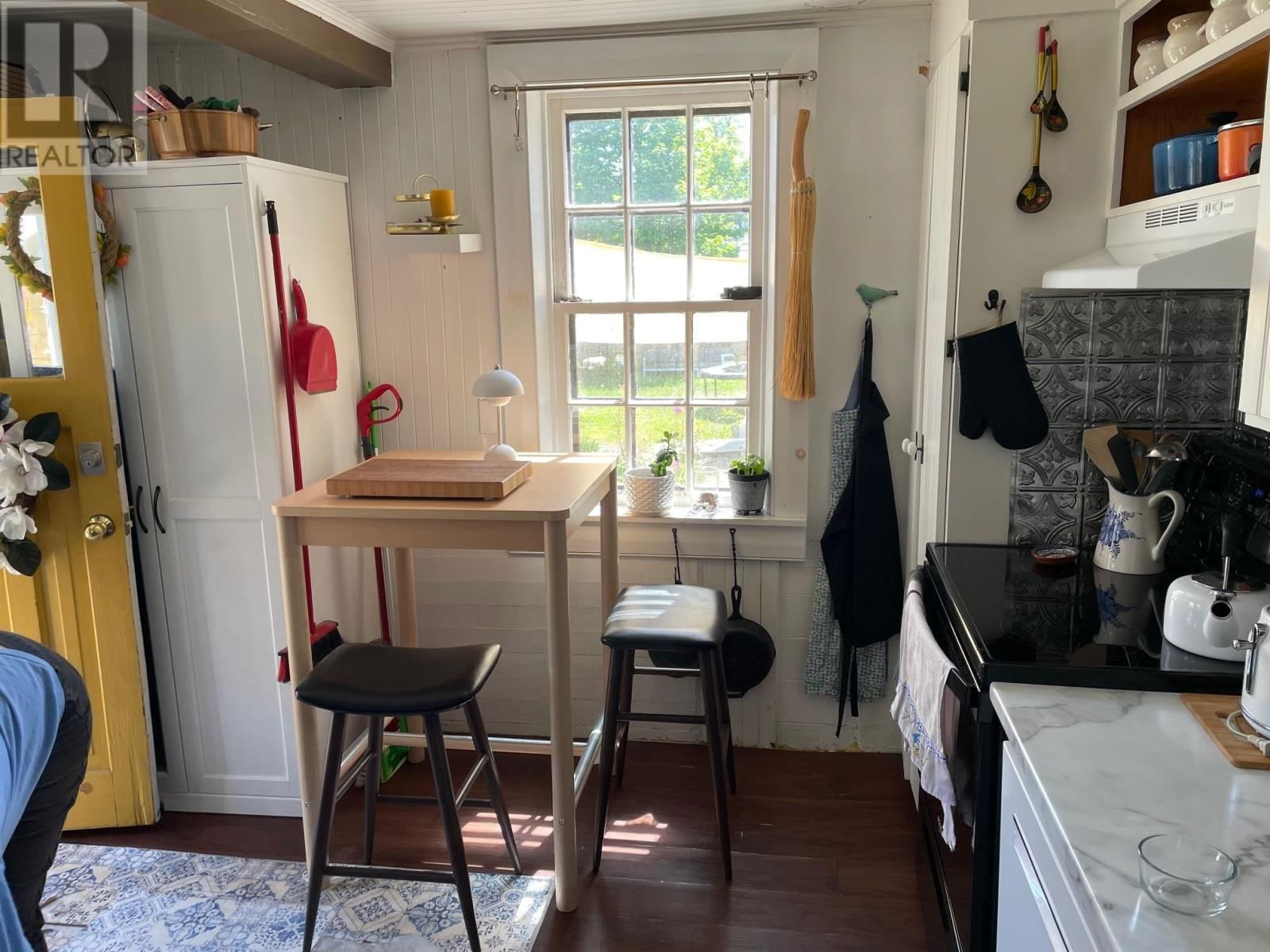 13 PLEASANT STREET Image 6