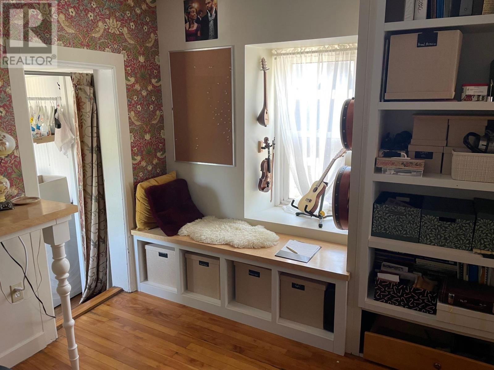 13 PLEASANT STREET Image 8