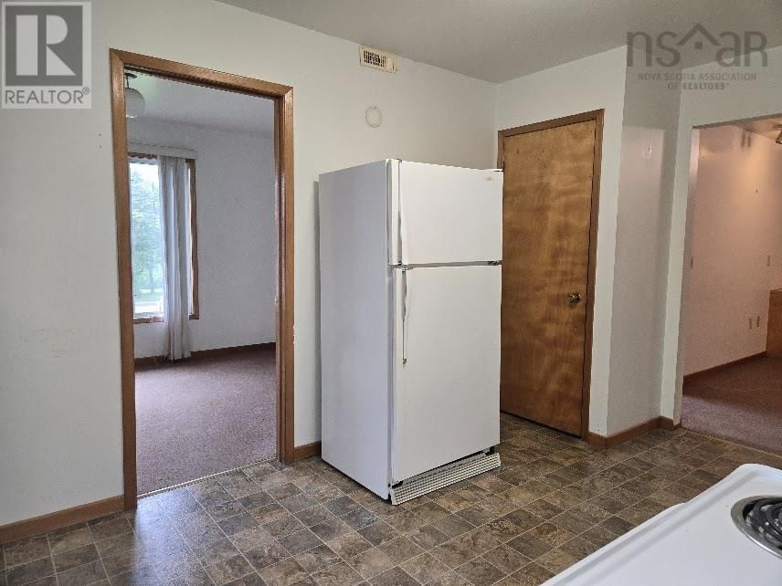 290 MAIN STREET Image 6