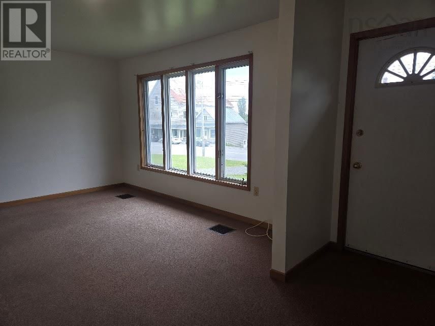 290 MAIN STREET Image 7