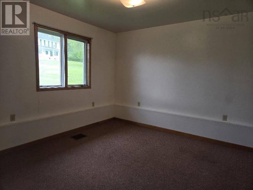 290 MAIN STREET Image 9