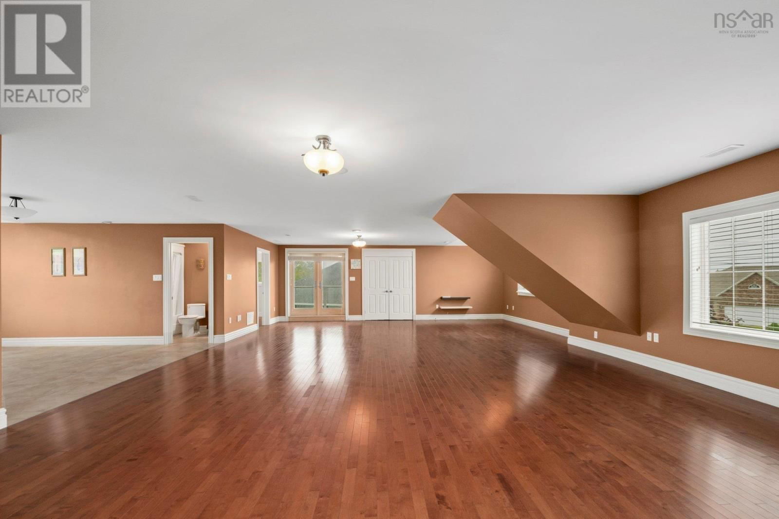 72 WORTHINGTON PLACE Image 28