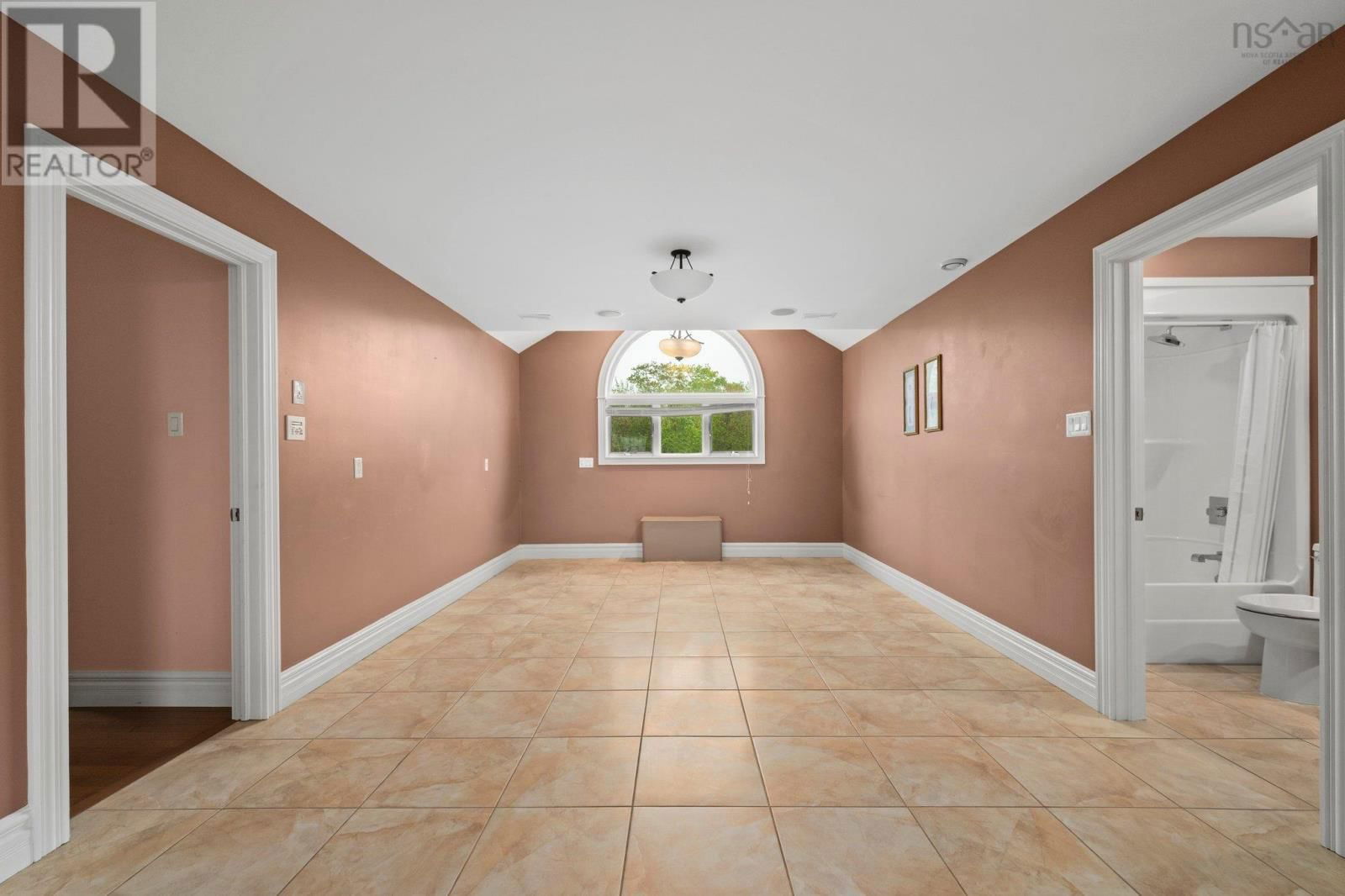 72 WORTHINGTON PLACE Image 30