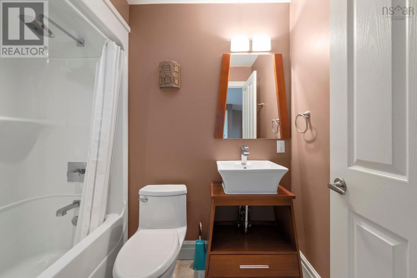 72 WORTHINGTON PLACE Image 32
