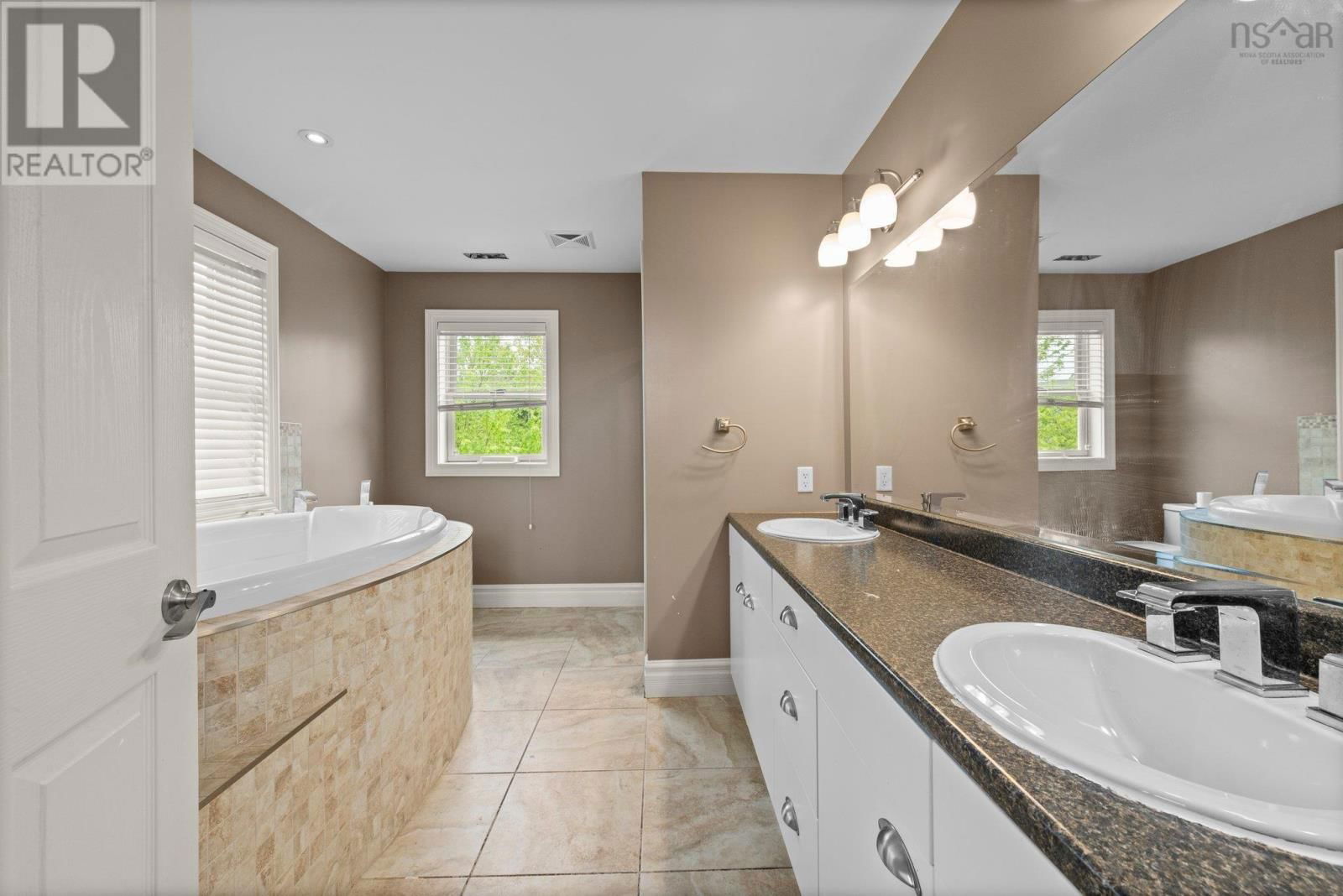 72 WORTHINGTON PLACE Image 35