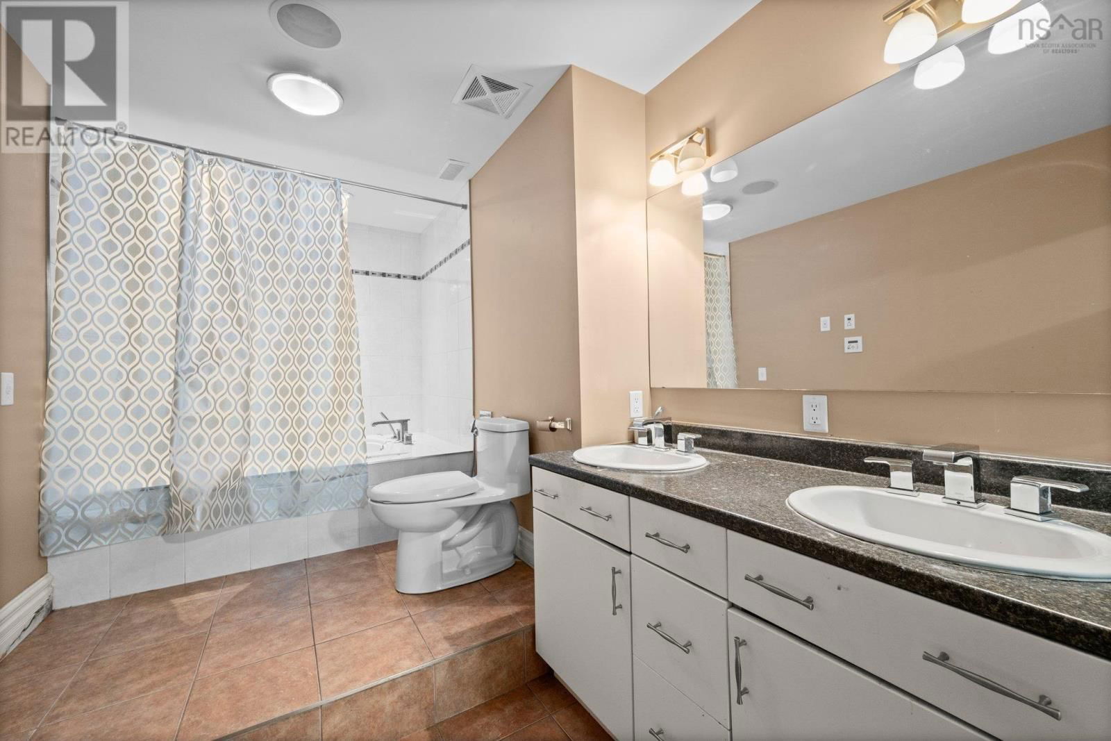 72 WORTHINGTON PLACE Image 39