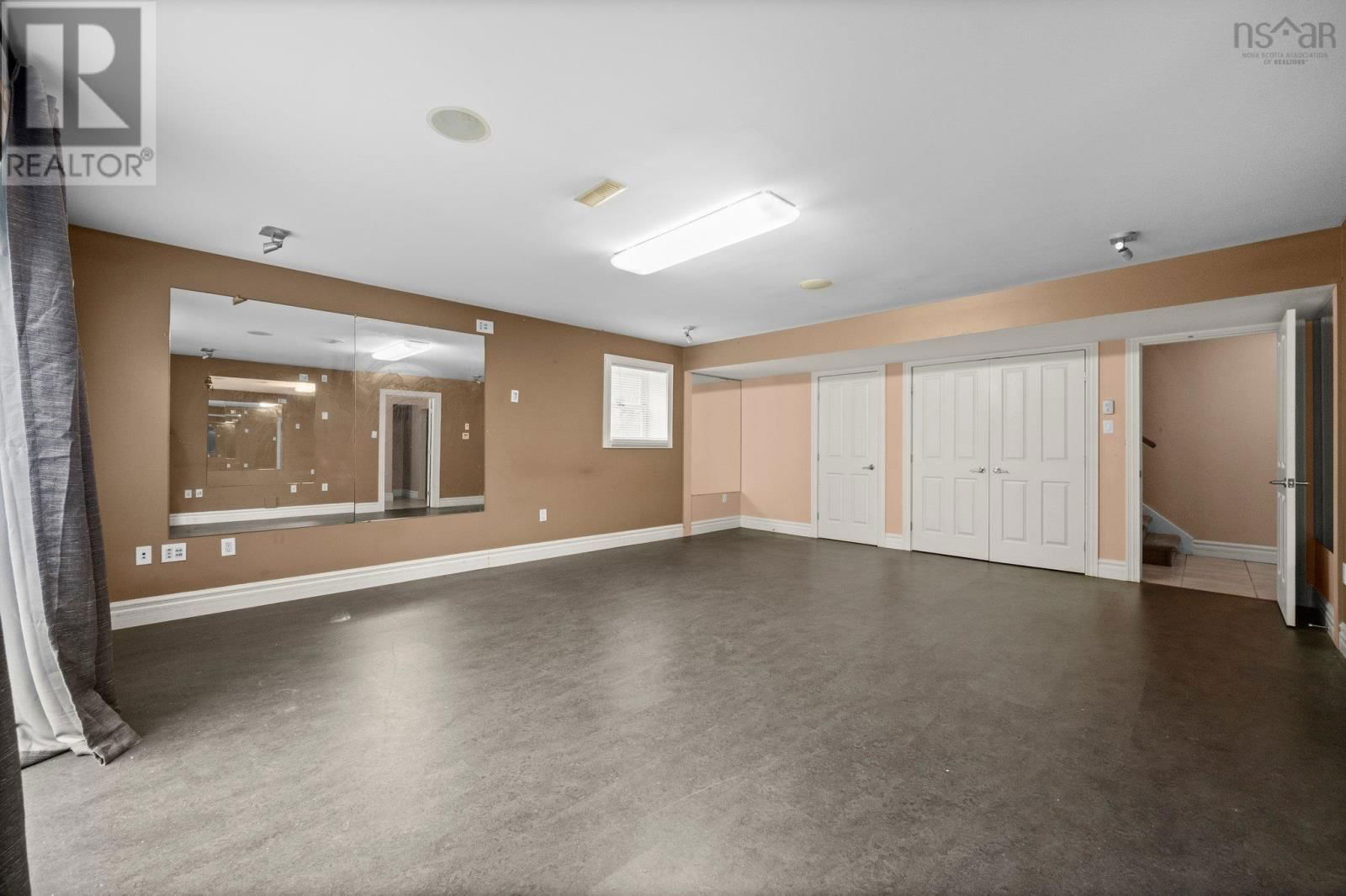 72 WORTHINGTON PLACE Image 45