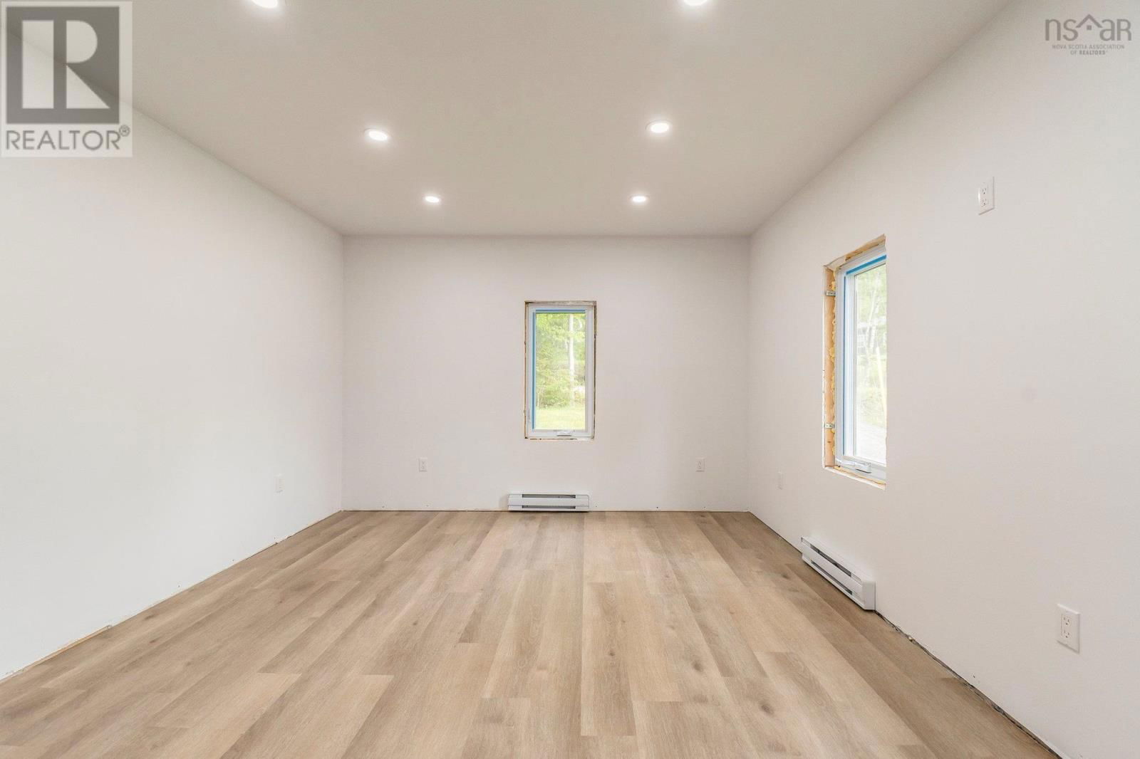 19 COVE ROAD Image 30