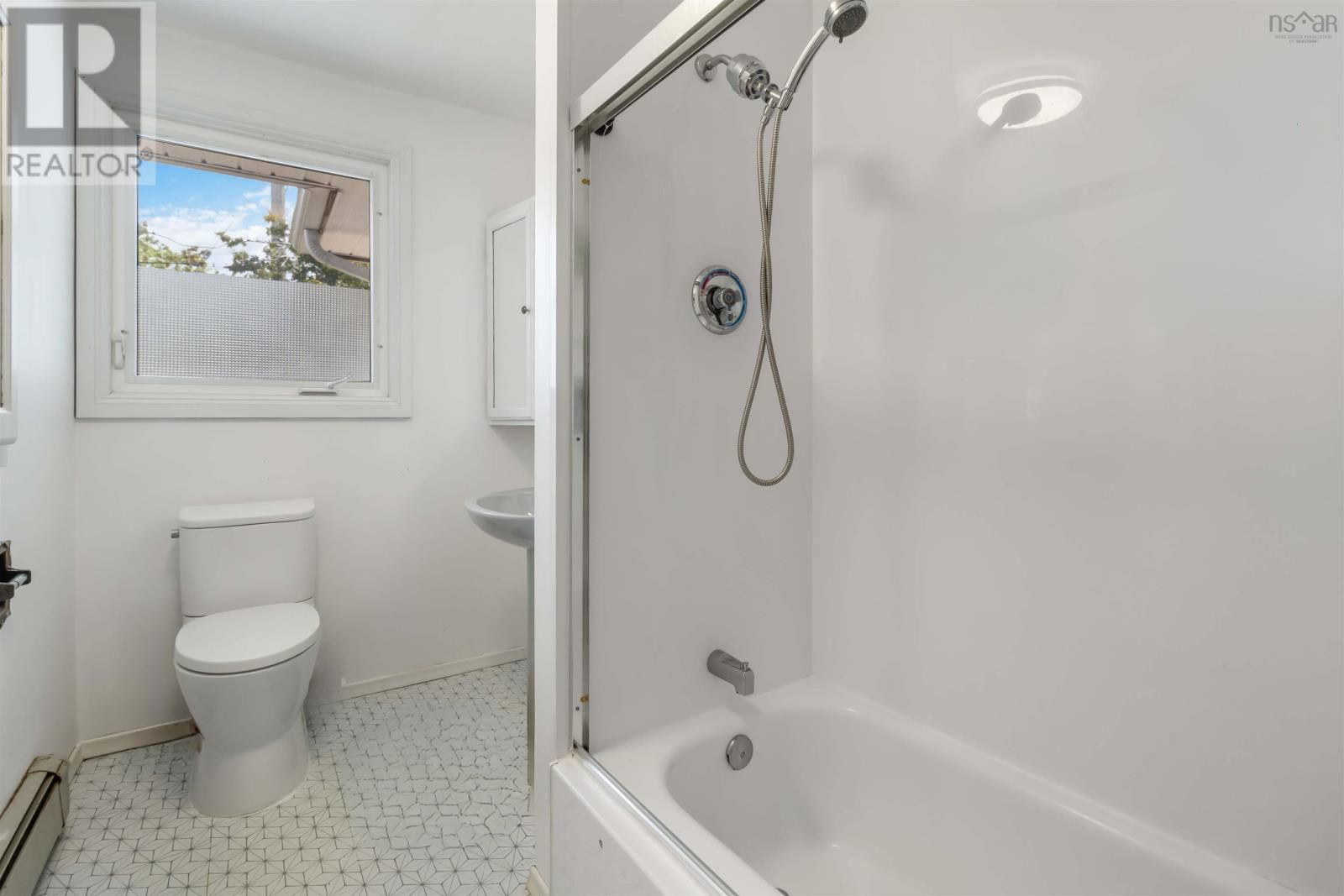 3 CODROY CRESCENT Image 21