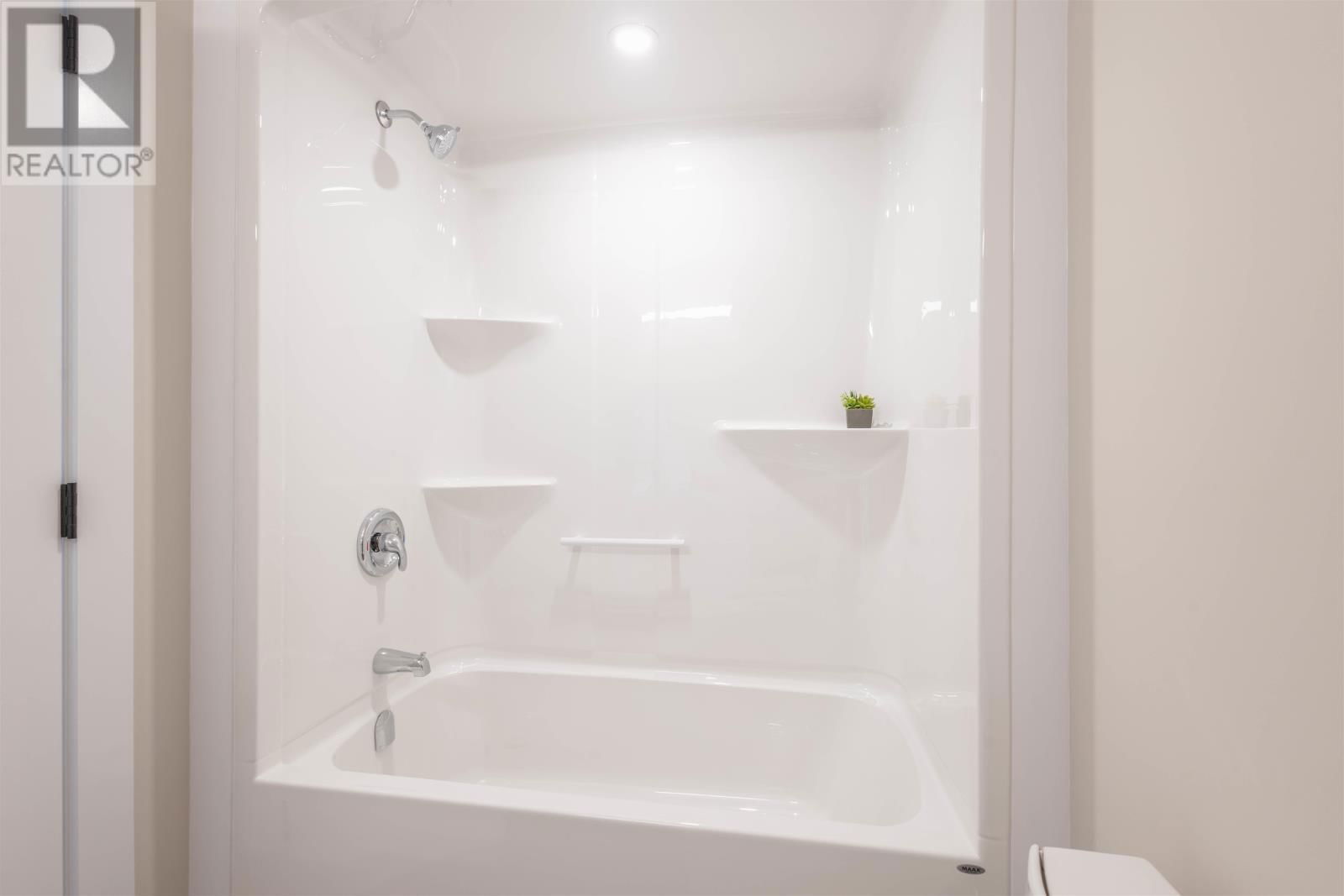 20 ANNE AVENUE Image 30