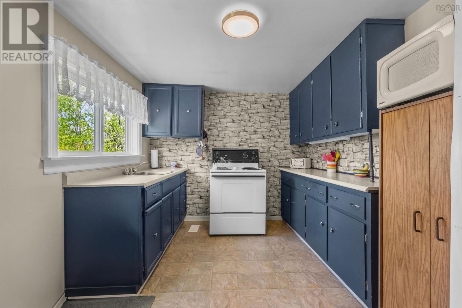 765 WEST JEDDORE ROAD Image 11