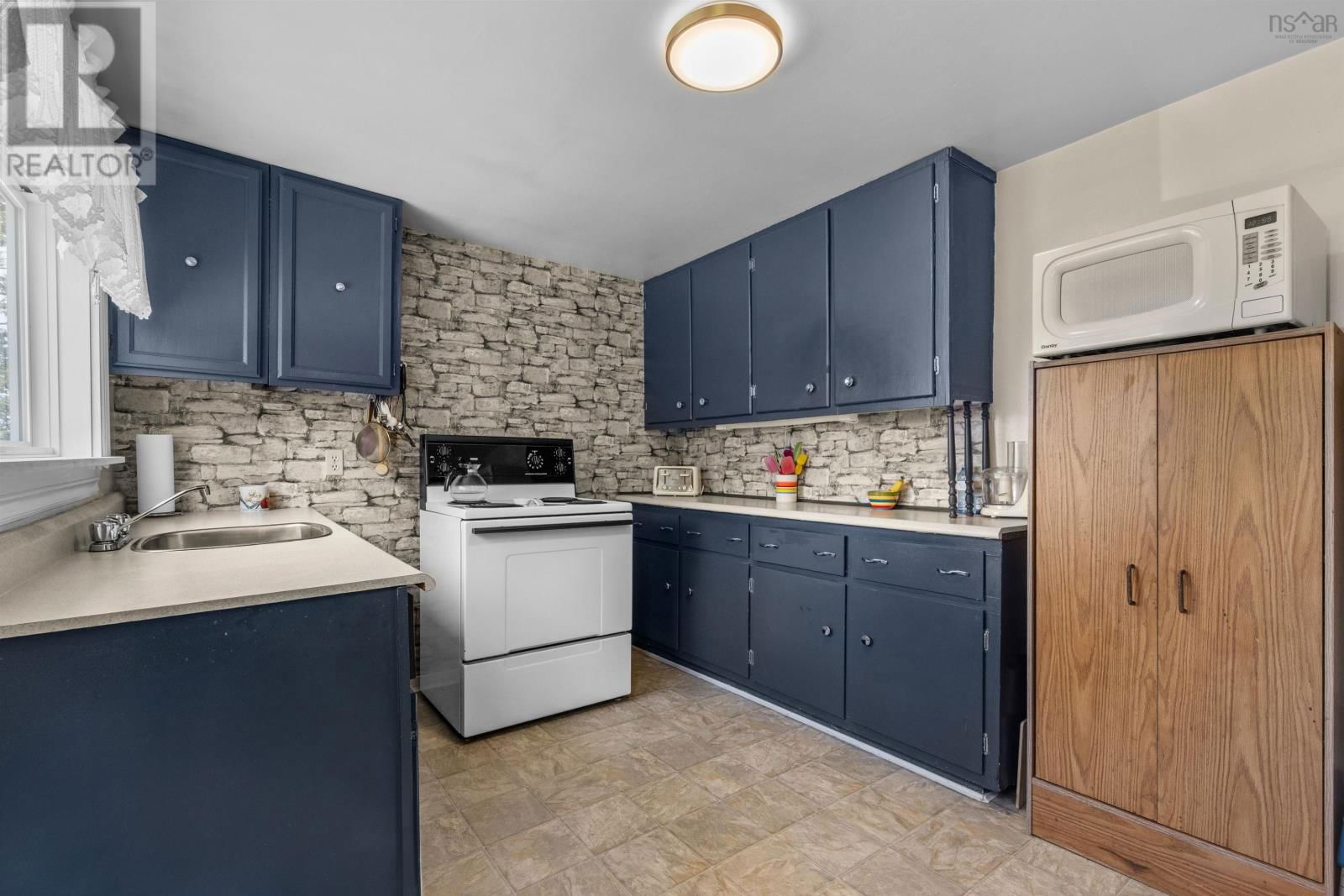 765 WEST JEDDORE ROAD Image 13