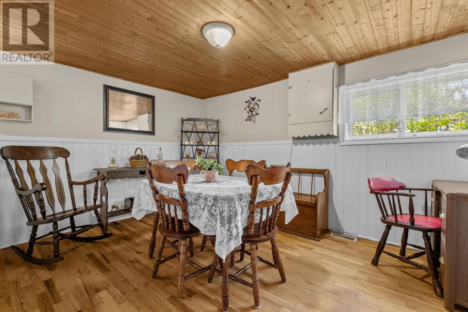765 WEST JEDDORE ROAD Image 16