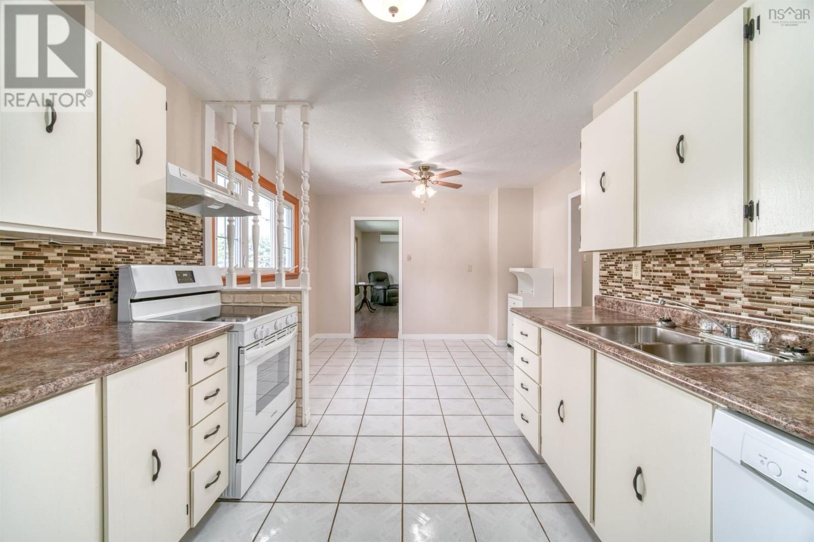 14 INVERARY DRIVE Image 23
