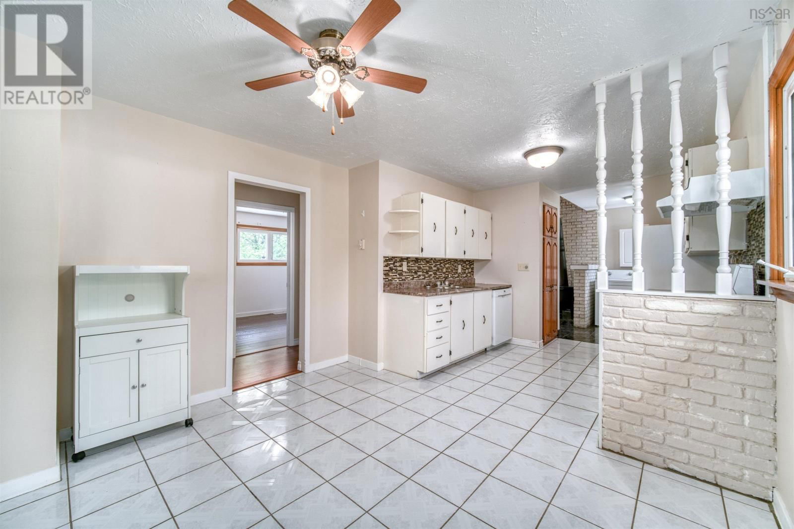 14 INVERARY DRIVE Image 29