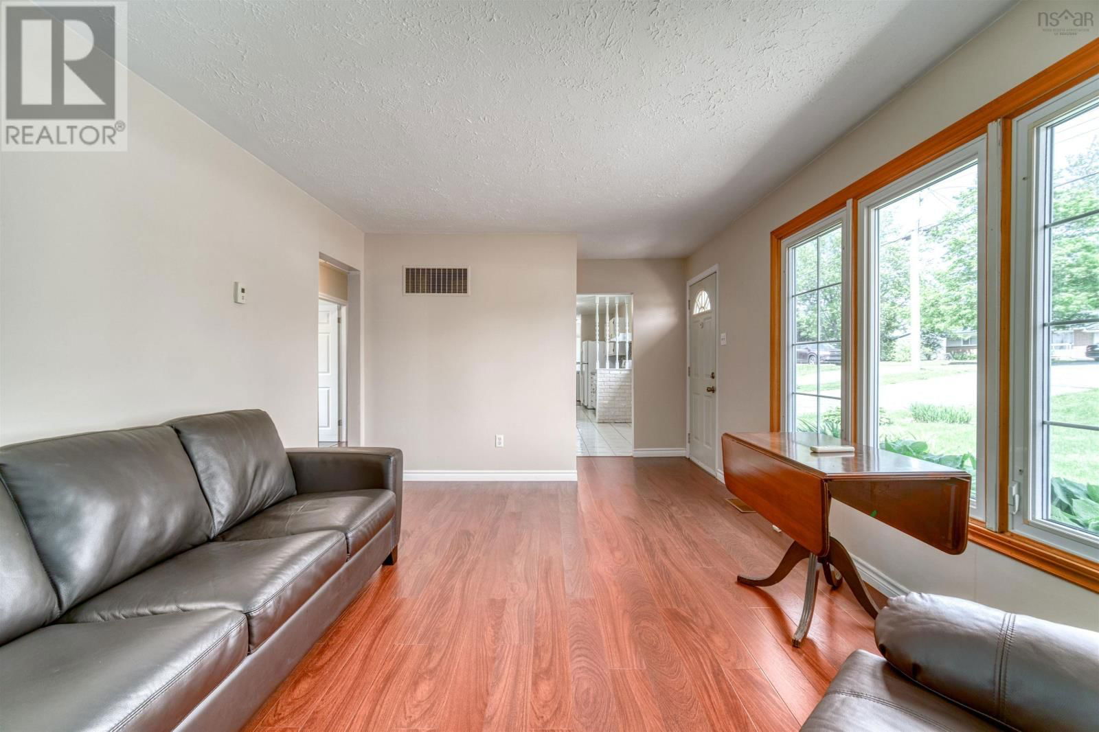 14 INVERARY DRIVE Image 4