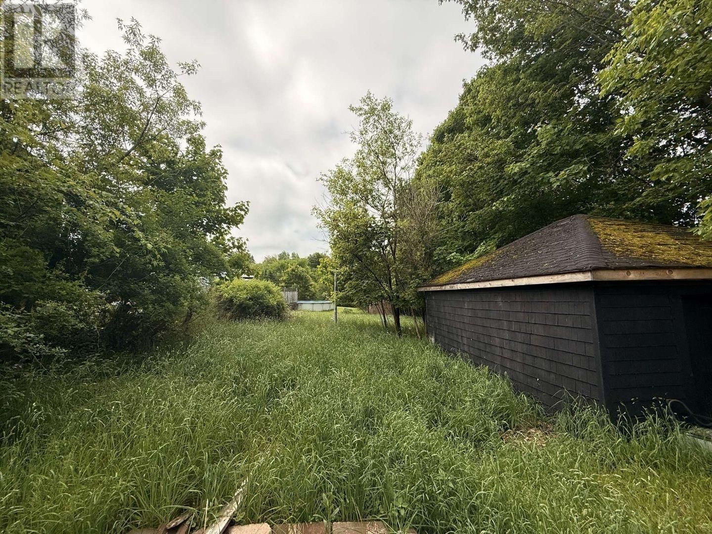 18 ROYALTY STREET Image 16