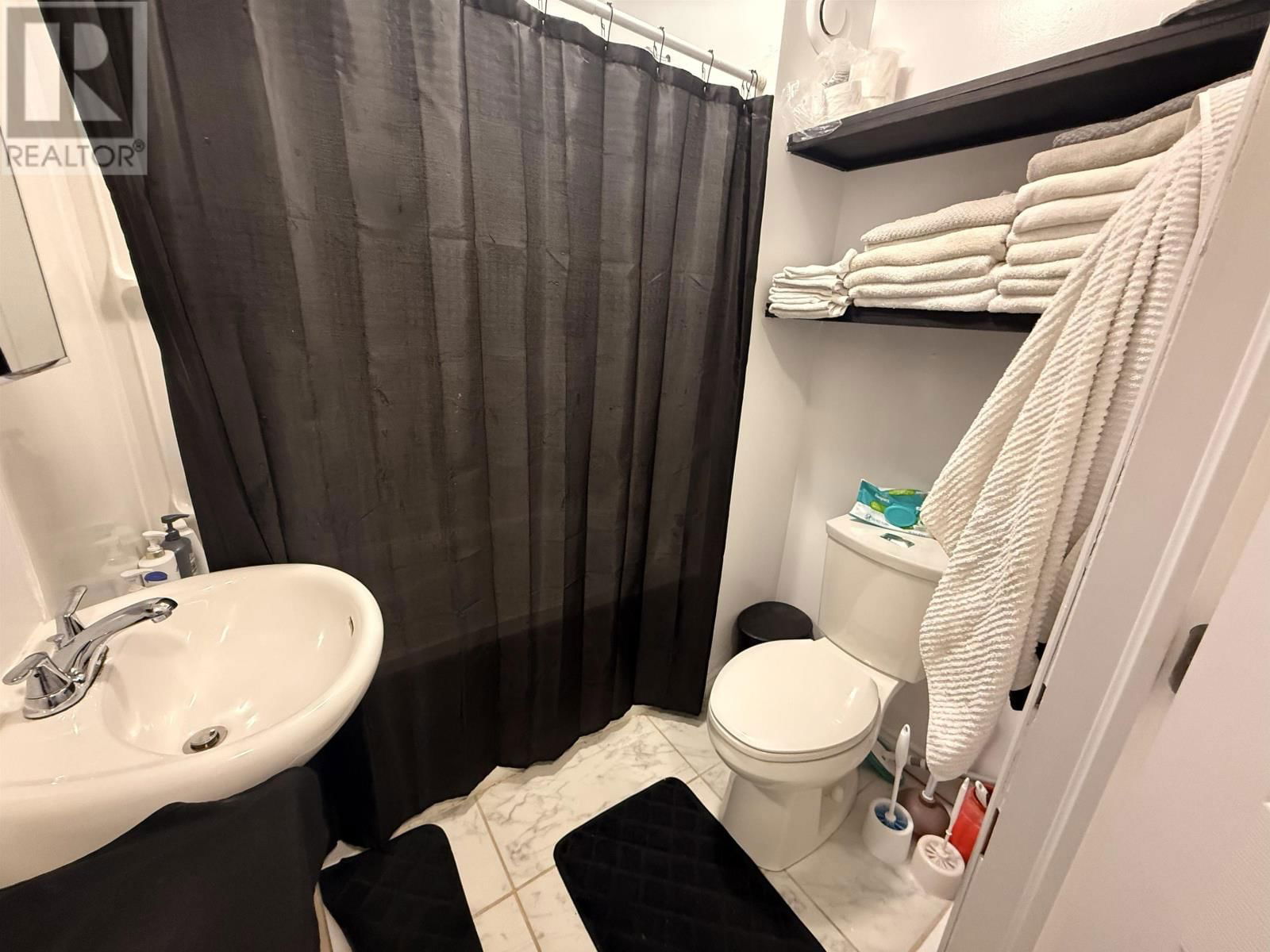 18 ROYALTY STREET Image 6
