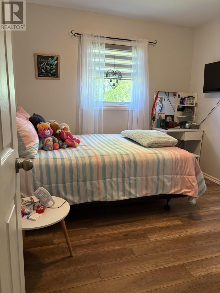 18 MACINTOSH DRIVE Image 15