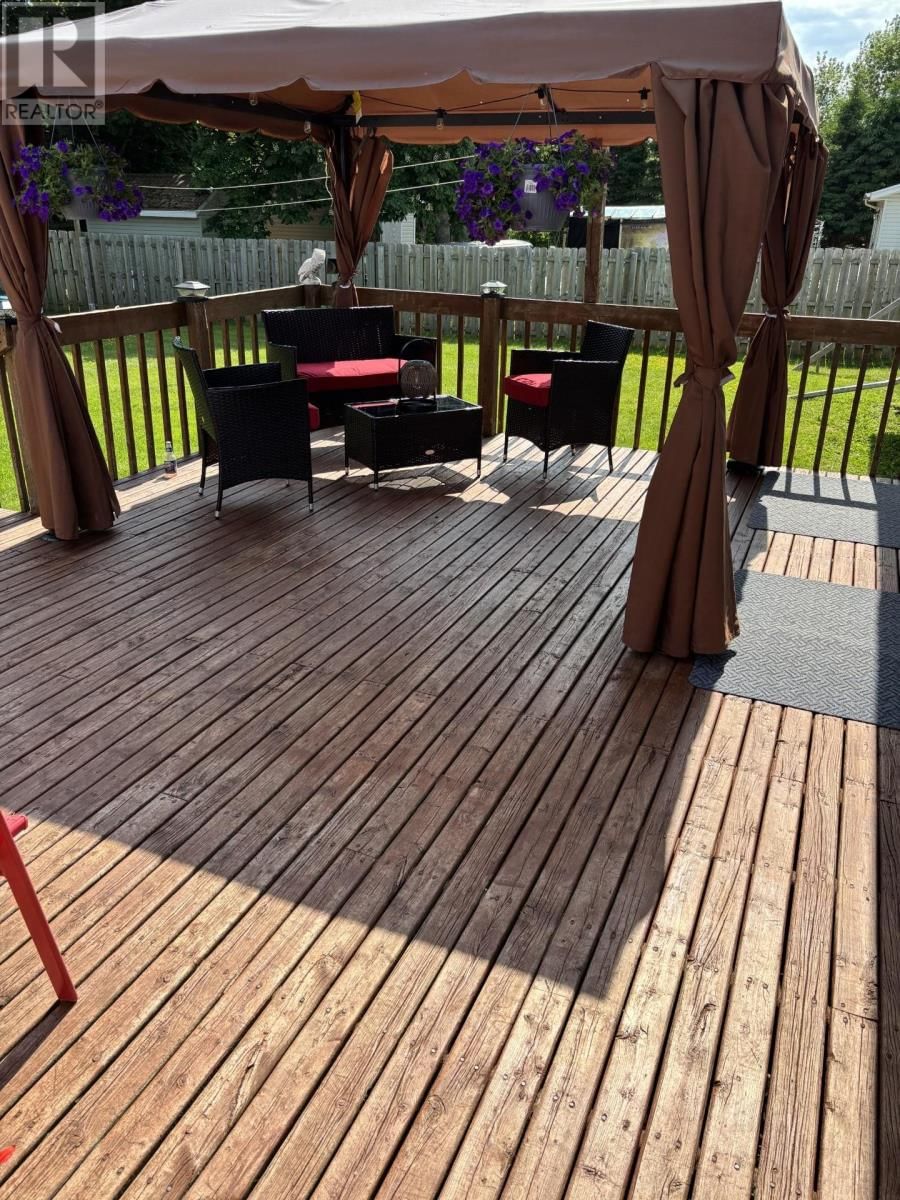 18 MACINTOSH DRIVE Image 6