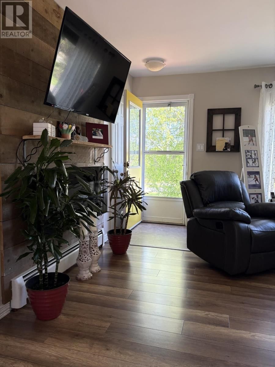 18 MACINTOSH DRIVE Image 9