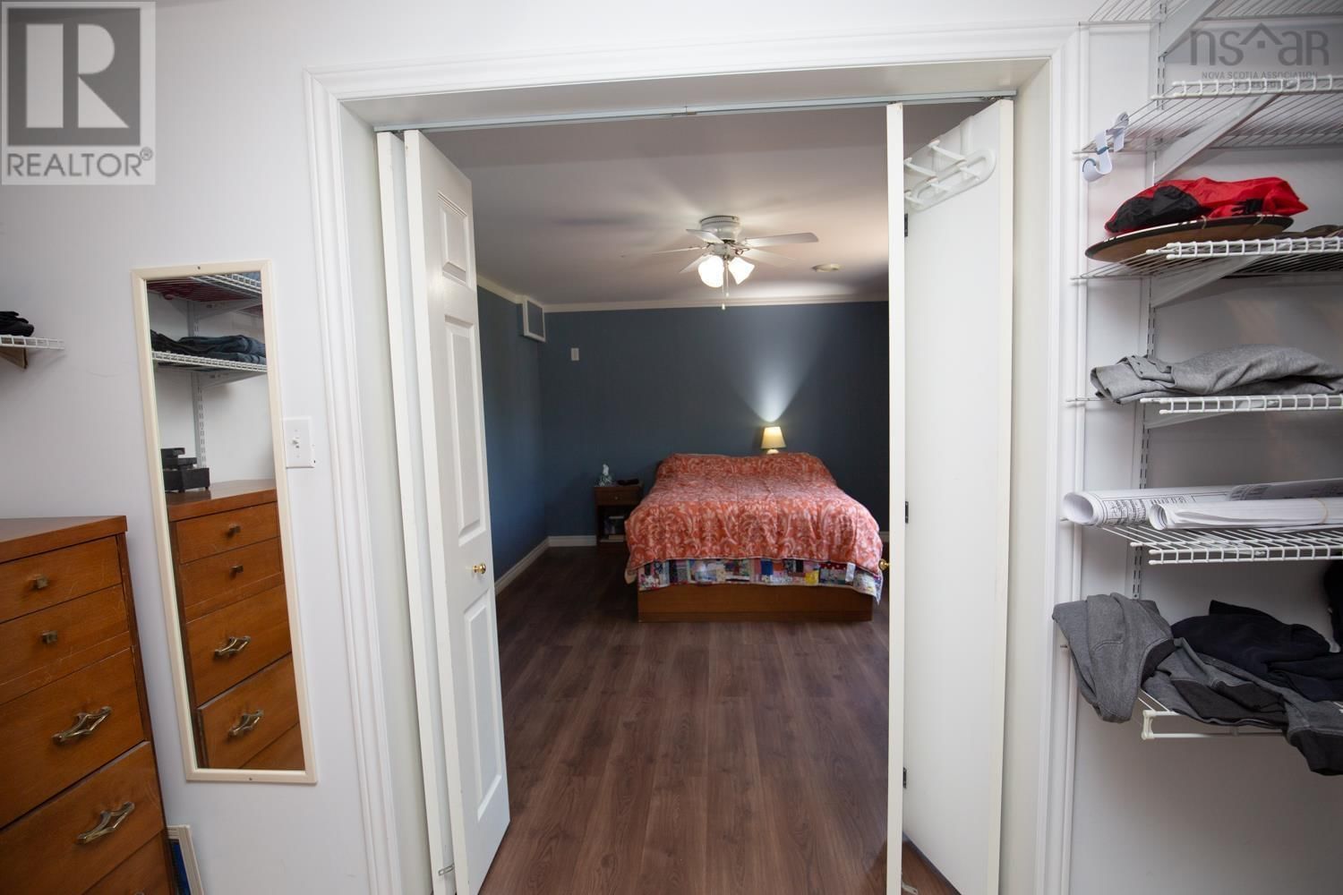 33 DRESDEN WAY Image 12