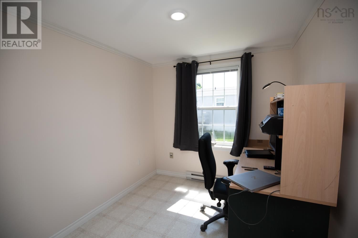 33 DRESDEN WAY Image 17