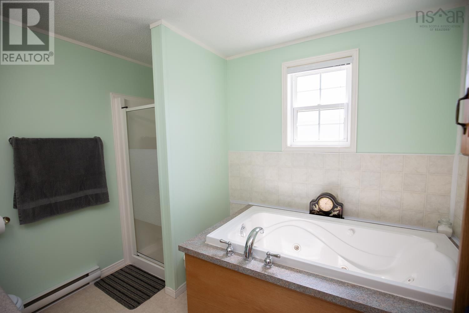33 DRESDEN WAY Image 22