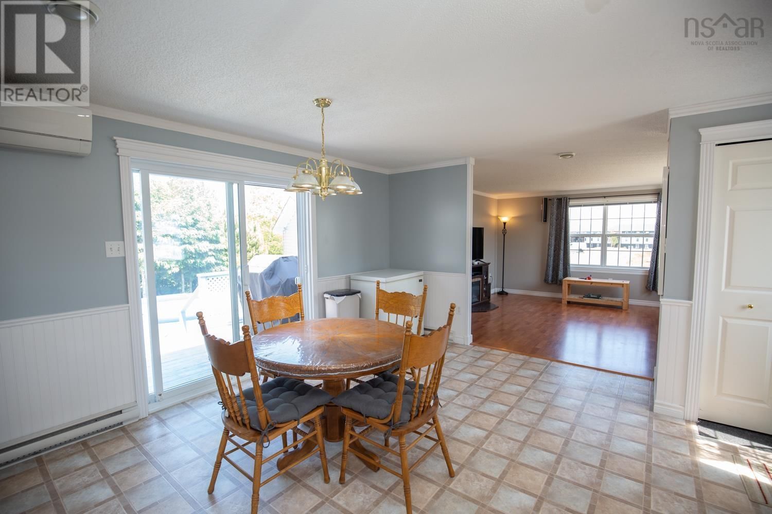 33 DRESDEN WAY Image 6