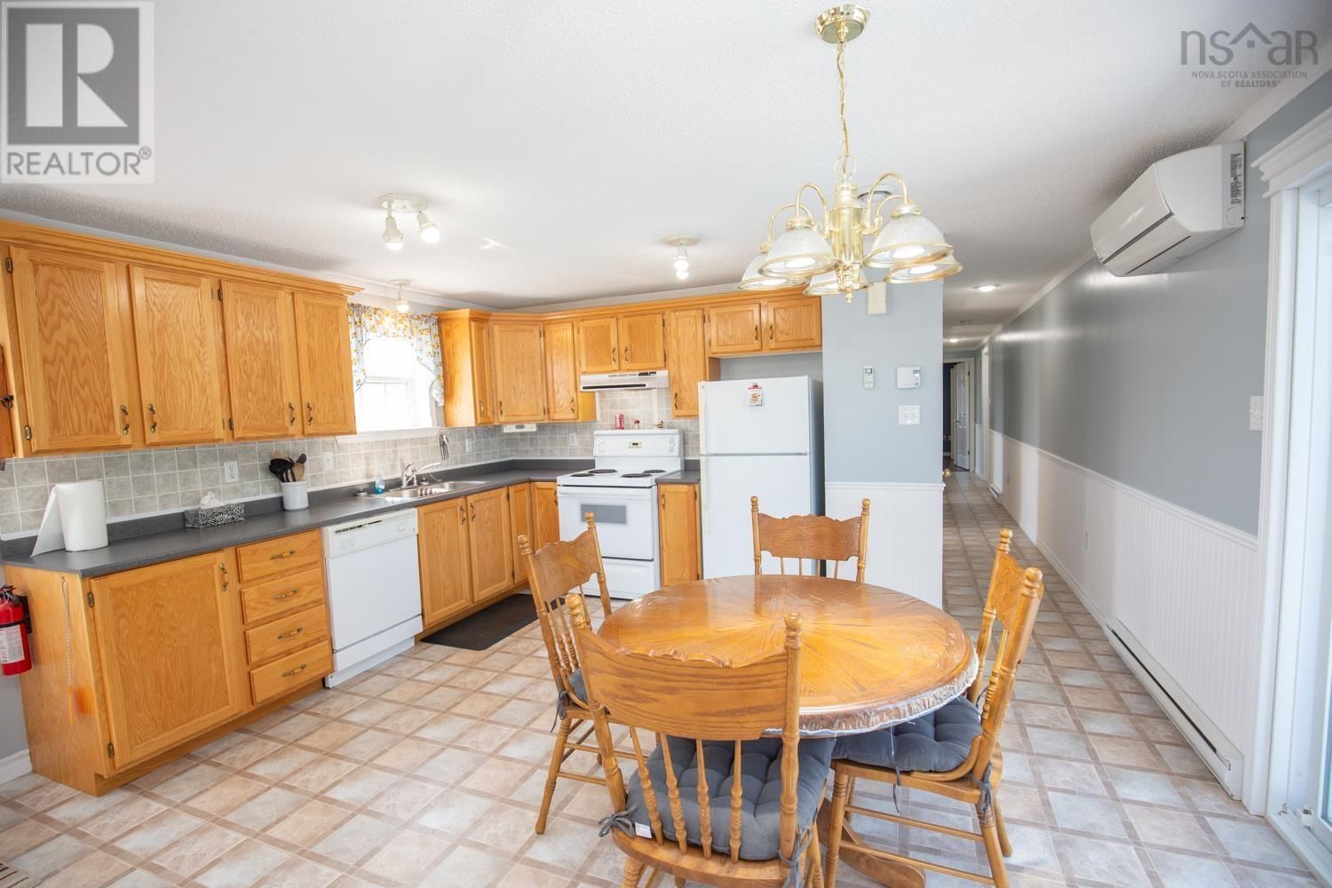 33 DRESDEN WAY Image 8